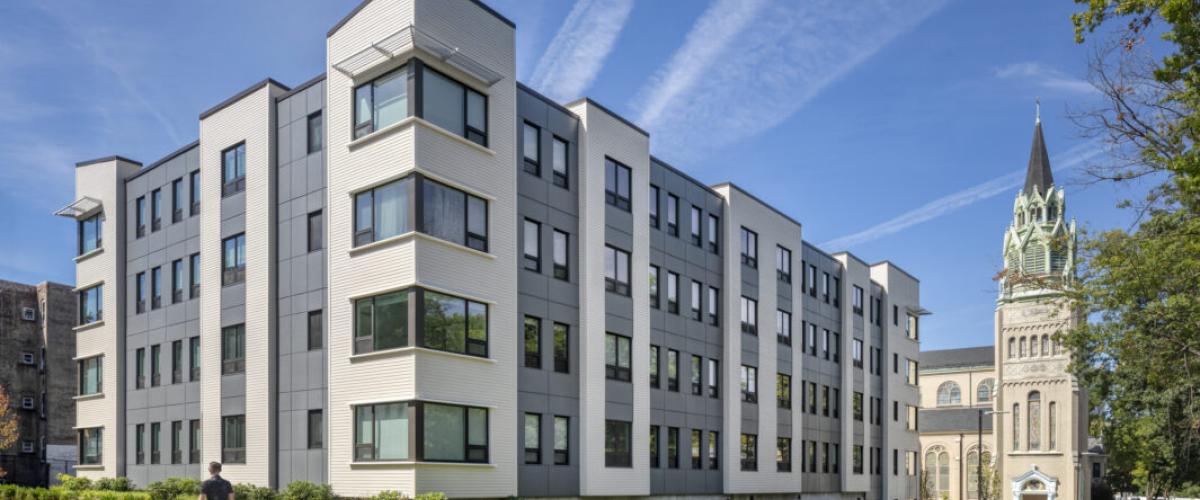 Street view of La Mora Senior Living