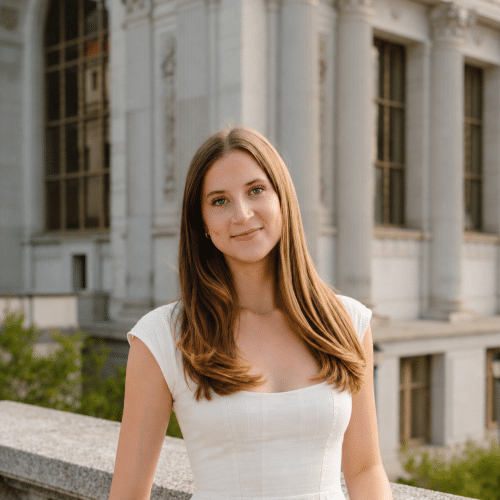 Ella Heimbrodt Headshot
