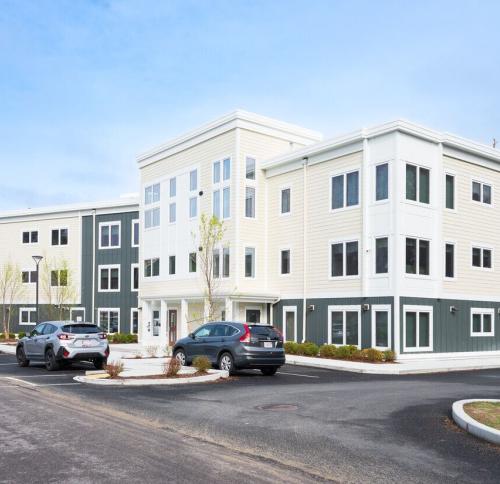 Front view of Glen Brook Building D